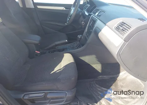 2016 Volkswagen Passat 1.8T S из США, поврежденный, VIN 1VWAT7A31GC009373